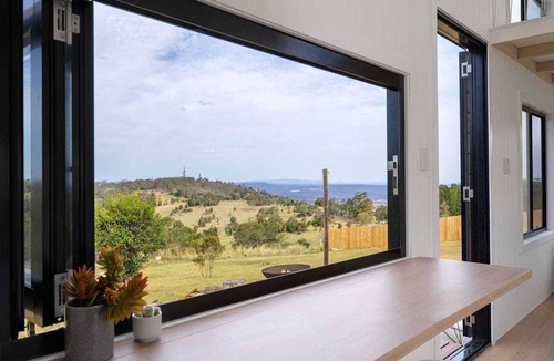 Theebine Cottage | Mountain top tiny home - Hideaway in the country.