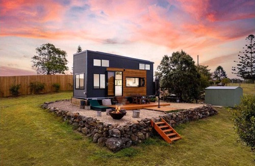 Theebine Cottage | Mountain top tiny home - Hideaway in the country.