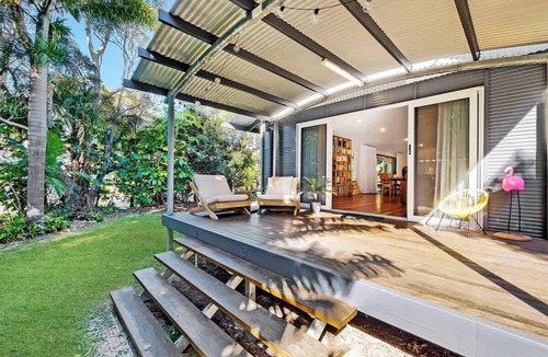Mudjimba House | Mudjimba Beach Haven - Stroll to the sea