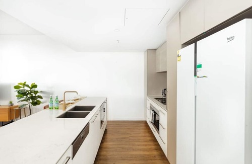 South Brisbane Apartment | Multi Million River View 3BD Penthouse at SouthBan
