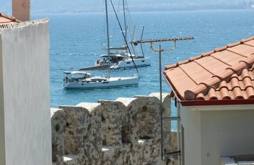 Gefira Mpania Apartment | NAFPAKTOS APARTMENT AND STUDIO IN PORT FOR 9 GUESTS