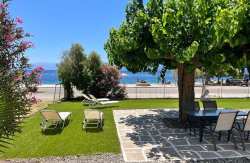 Marathias House | Nafpaktos PebBle Apartments in Marathias