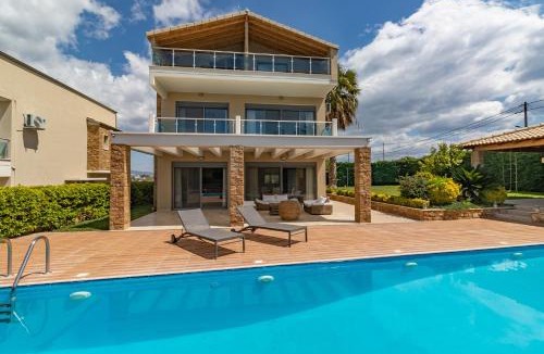 Nea Moudania Villa | Nefeli & Dina Villas by Diomedes Group