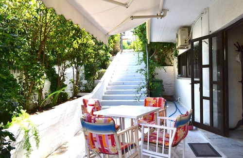 Kefalari House | Nefeli Oniro Sea View Apartment Sleeps 6