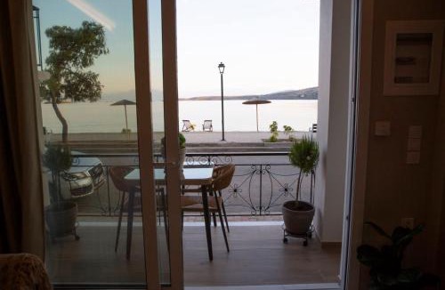 Itea Apartment | Nerissa Seafront apartment