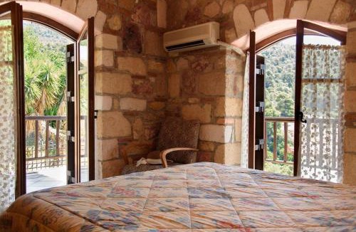 Nerotrivia Villa | Nerotrivia stone house