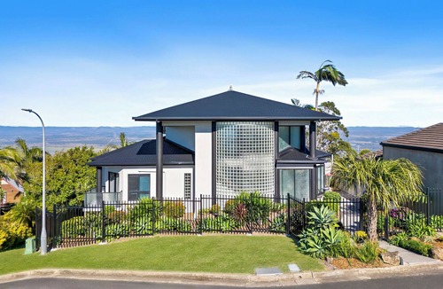 Capricorn Coast House | Nestled amidst the clouds, with Rockhampton Views