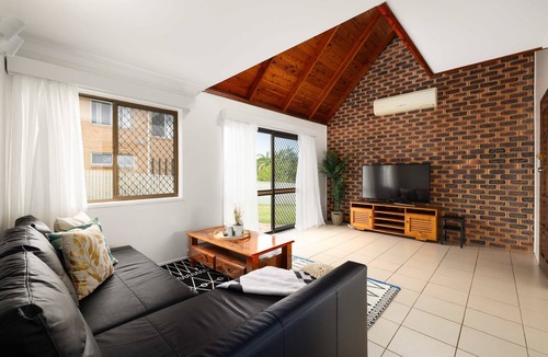 Springwood House | New 4BR Modern & Stylish Heritage Hideaway WiFi