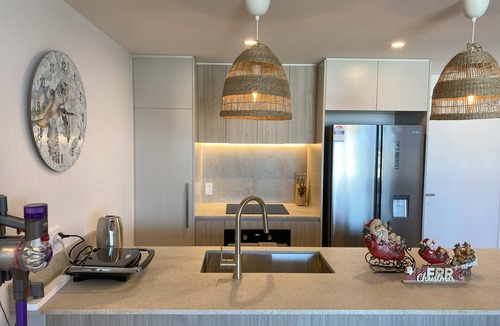 Sunshine Coast Apartment | NEW BEACH Luxury 3B 2B unit - Ocean Views! 250m to Buddina Beach!