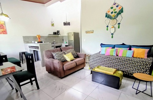 Hatillo House | New Duplex Sleeps 6-5 Mins to Dominical Beach-30 Mins to Marino Ballena N. Park
