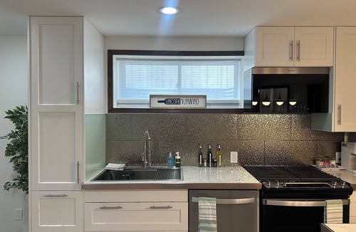 Auburn Bay Apartment | NEW Modern Secondary Suite w/Private Office, Chefs Kitchen and 2nd workspace