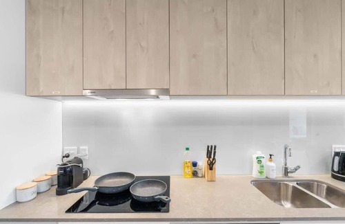 Nundah Apartment | New Stylish Nundah Retreat Free Parking/Netflix