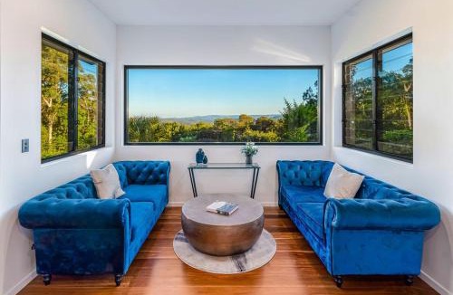 Ninderry House | Ninderry Manor-Spectacular Hinterland retreat