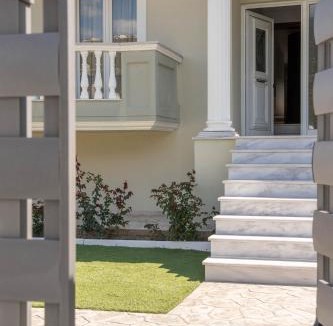 Kymi-Aliveri House | Nireas Blue Balcony by Raise