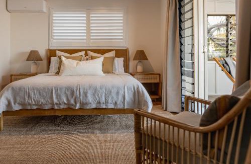 Peregian Beach House | Noosa Gem in Peregian Beach - Ocean View - Steps to beach & village! Dog and family friendly