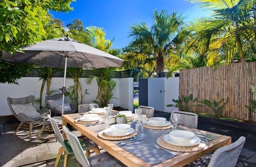 Noosa Heads House | Noosa Parade Townhouse w Terrace