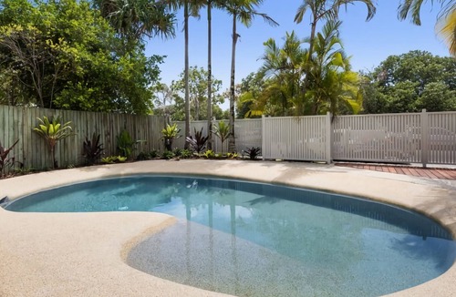 Noosaville Apartment | Noosa River/Munna Point are within metres of this 3 BR apartment with views.