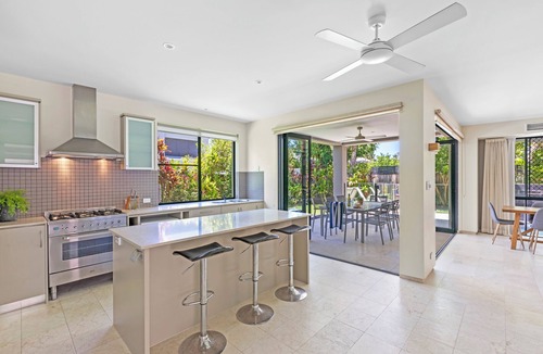 Noosaville Apartment | Noosa Village River Resort