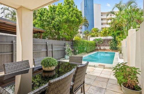 Southport Apartment | Norman St Townhouse - Central Broadwater Parklands