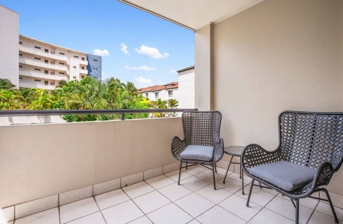 Southport Apartment | Norman St Townhouse - Central Broadwater Parklands