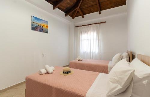 Karpenisi Apartment | Notio Holiday Home in Laganas