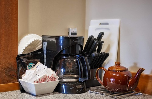 Ucluelet Apartment | Ocean's Edge