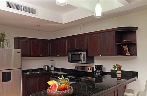 Barrio Los Villalobos Condo | Ocean View 3 bedroom condominium in Bahia Encantada