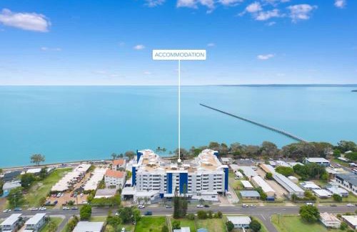 Urangan Apartment | Oceanfront Luxe Suite - Sub Penthouse