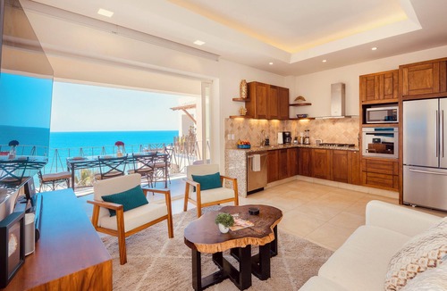 Amapas Condo | Oceanfront Luxury Condo – Steps from Playa Los Muertos