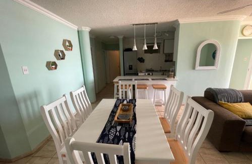 Margate Beach Apartment | Oceanic Breeze