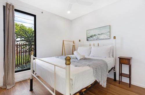 Warana House | Oceanic-Pet Friendly Townhouse 8min to Mooloolaba