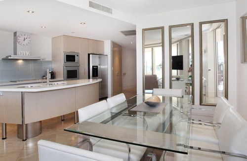 Mooloolaba Apartment | Oceans 201 by G1 Holidays - Three Bedroom Unit on Mooloolaba Esplanade