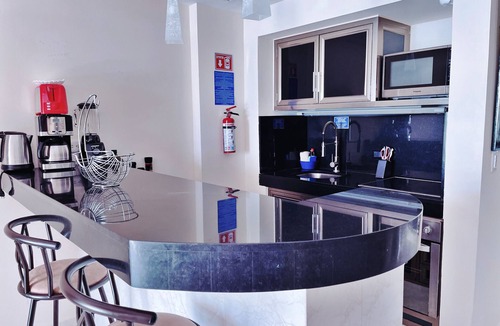 Punta Cancun Apartment | Oceanview Studio Beachfront in Hotel Zone