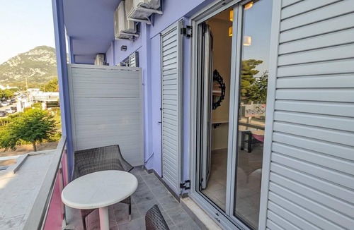 Kamena Vourla Apartment | Okeania Seafront Rooms in Kamena Vourla
