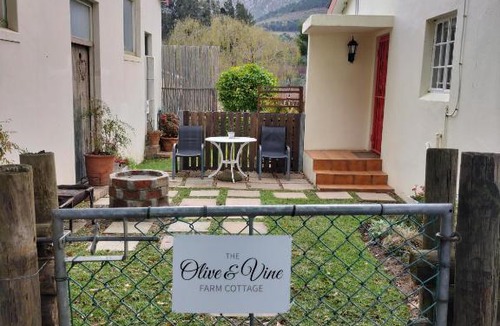 Franschhoek Apartment | Olive and Vine Farm Cottage