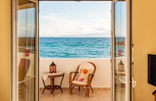 Akrogialion Apartment | On the Beach - Akroyali Family Lodging