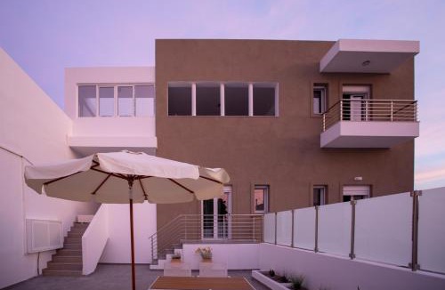 Paradisi Apartment | On The Breeze 2
