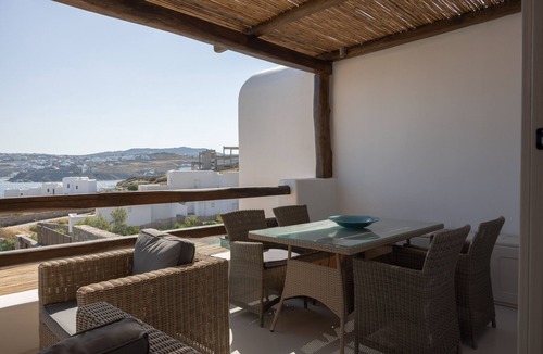Kanalia Apartment | One-Bedroom Apartment, access to Shared Swimming Pool, Sea View (3A Seaside)