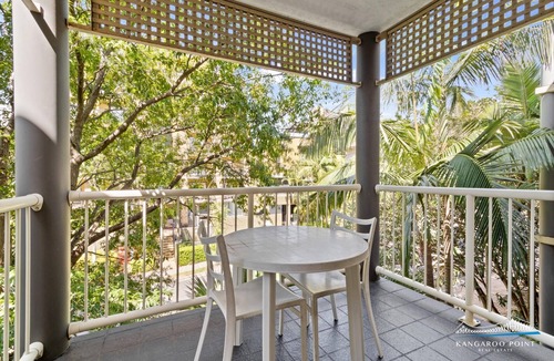 Kangaroo Point Apartment | One Bedroom Unit in the Heart of Kangaroo Point, Walk to Ferries & Restaurants