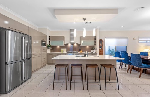 Taringa House | Open Plan! 3 Bedroom House ~ Taringa