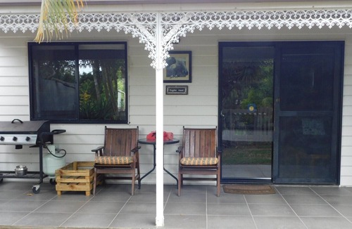 Rosemount Cabin | Open plan Studio, Fenced Yard for Dog, Gas BBQ, Firepit for marshmallow nights!