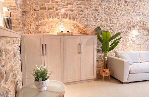 Kalamoti Apartment | Opus Luxury Maisonette