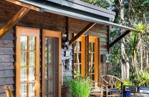 Tinbeerwah Resort | Orchid villa is decorated in Asian inspired décor with timber throughout