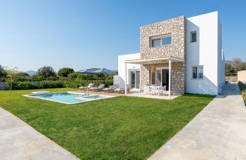 Archangelos Villa | OSSIANO POOL VILLAS, Heating Pool, 2 min drive to Haraki Beach & 10 to Lindos