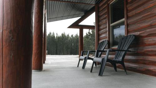 Valemount Villa | Overlook