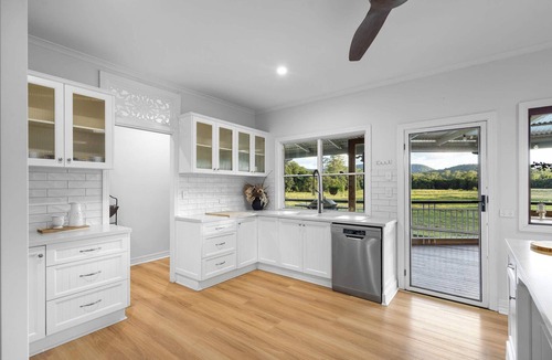 Belli Park House | Paddock View Ranch in the Sunny Coast Countryside