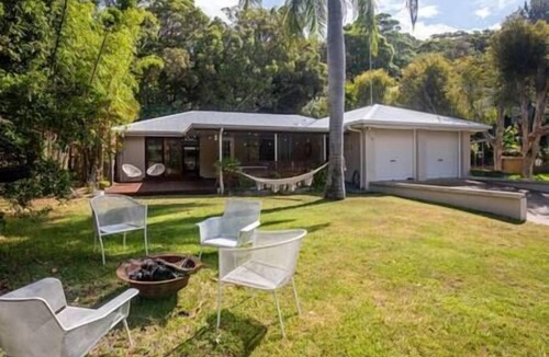 Point Lookout House | Palm Beach House - Spacious low set house high up on Tramican Street