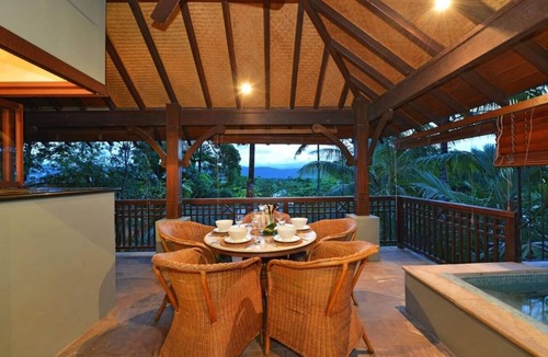 Port Douglas Villa | Palm Bliss Villa A Central Balinese Pool Oasis