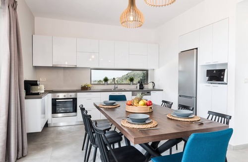 Apokoronas Villa | Palm by NiMaRvillas, up to 10, stylish stunning sea views infinity pool