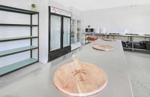 Maroochydore Hostel | Palms On Parker